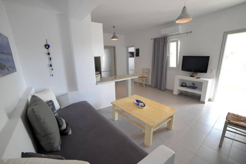 Mariannas House Apartment Науса Екстериор снимка